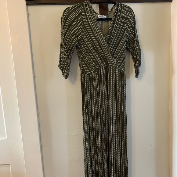 Wren and Ivory Maternity Maxi Dress - Picture 10 of 12